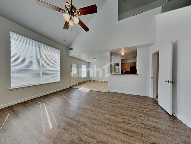 Foto del edificio - 6630 Rusty Ridge Ln