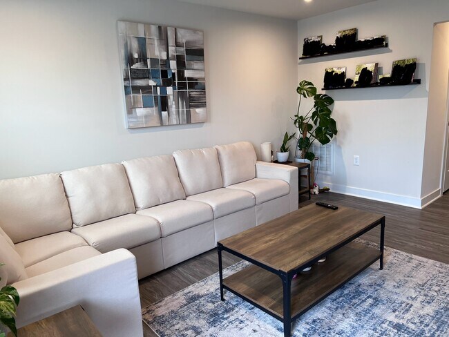 Foto del edificio - 5485 Austin Woods Dr