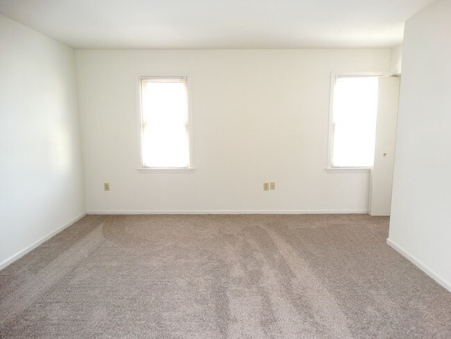Building Photo - 691 Brunnerville Rd