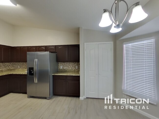 Foto del edificio - 40237 N Jodi Dr