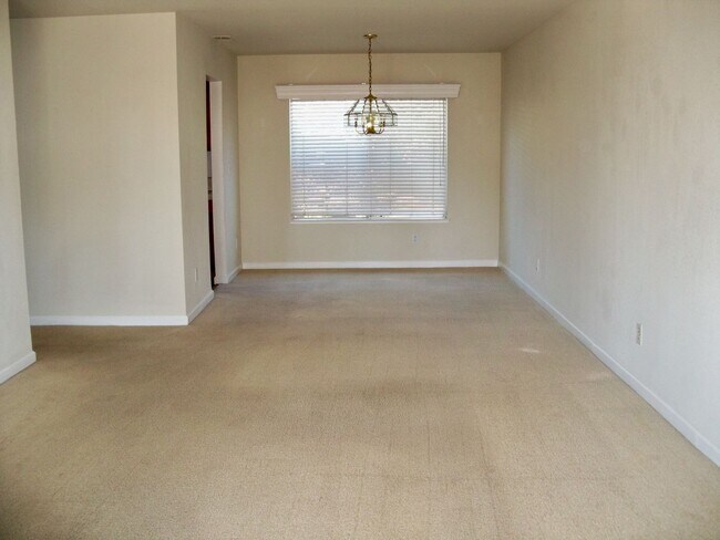 Building Photo - 501 Ramsey Dr