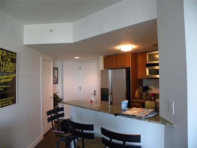 Foto del edificio - 9066 SW 73rd Ct
