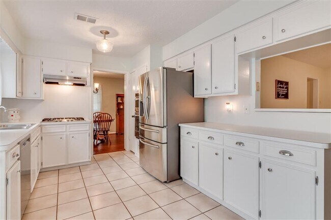 Foto del edificio - 4723 Lost Oak Dr