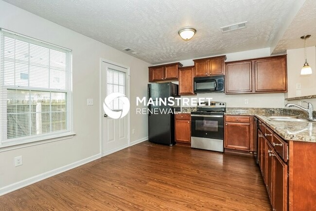 Building Photo - 3 Bedroom Pet-Friendly Home in La Vergne, TN with Main Street Renewal