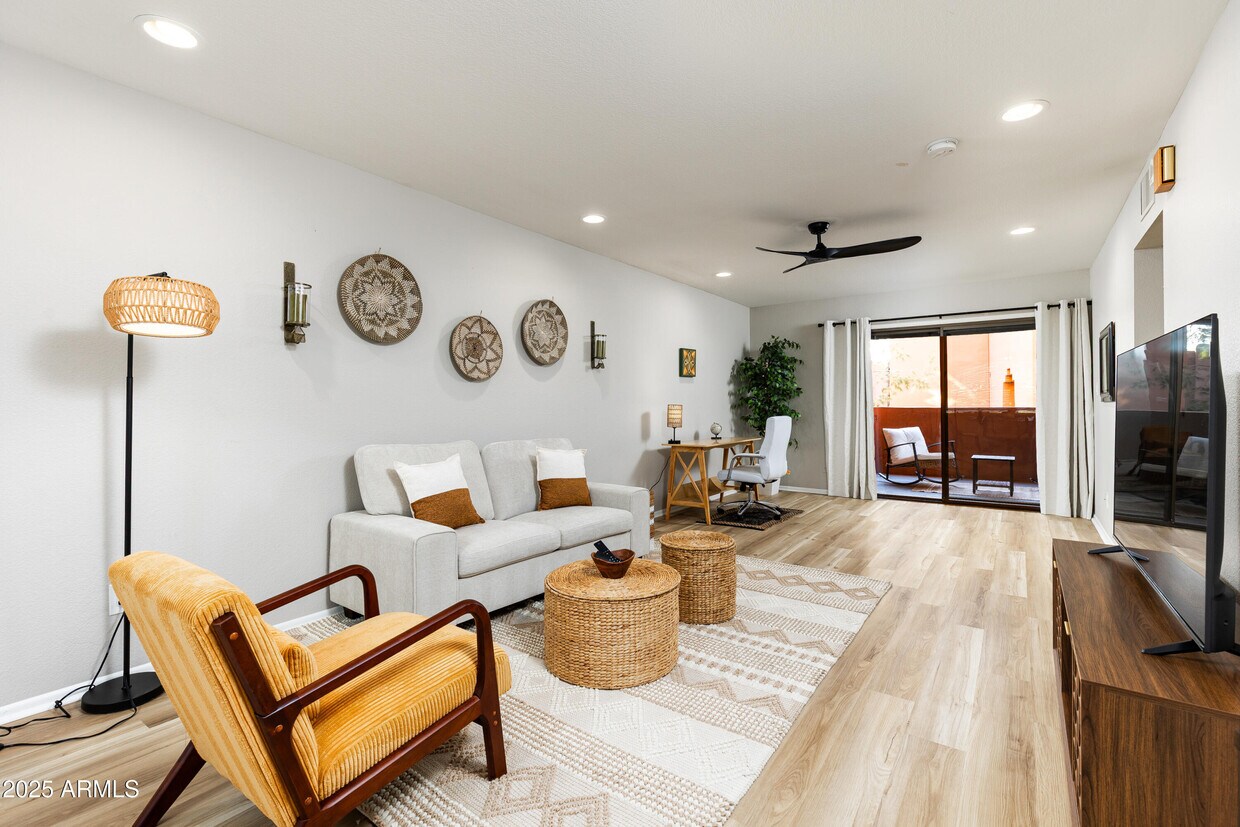 Foto principal - 12222 N Paradise Village Pkwy W