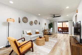 Building Photo - 12222 N Paradise Village Pkwy W