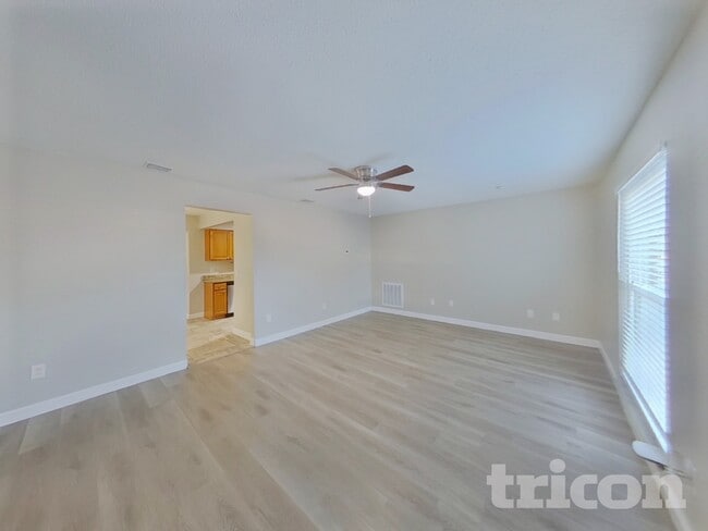 Building Photo - 902 Check Pl