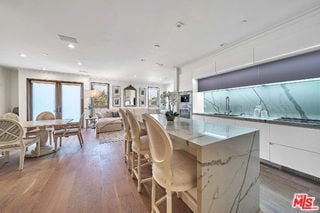 Building Photo - 132 N Swall Dr