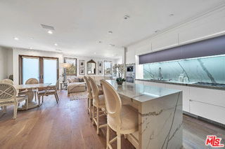 Foto del edificio - 132 N Swall Dr