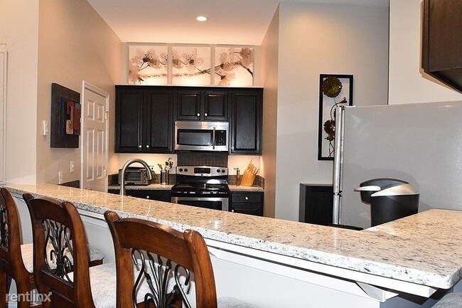 Building Photo - 2 br, 2 bath Condo - 300 East John Street 250