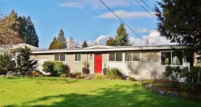 Beautiful Mid-Century four-bedroom Shoreline - Beautiful Mid-Century four-bedroom Shoreline House