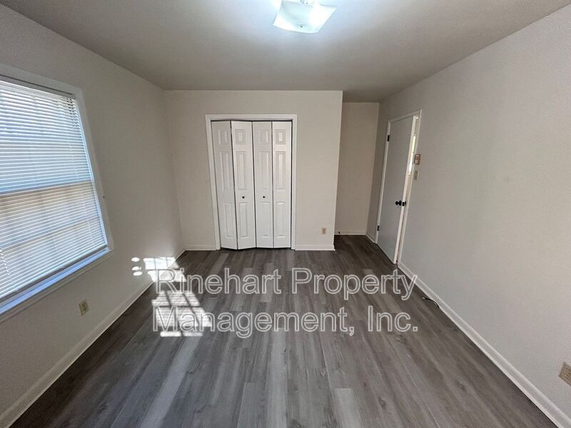 Foto del edificio - 417 Plantation Rd