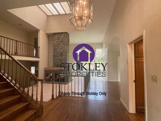Foto del edificio - 443 Gentry Ct