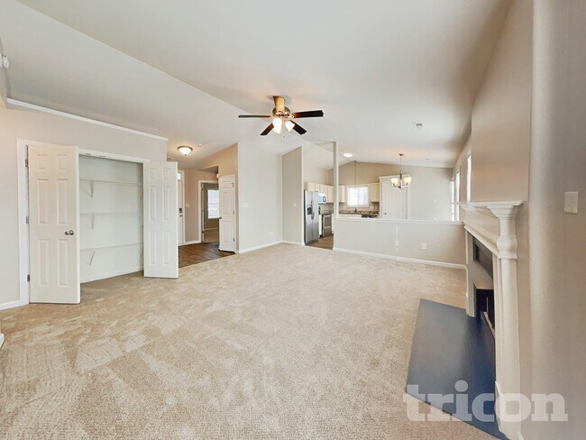 Building Photo - 4991 Astonshire Ln