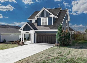 Building Photo - 442 SW Glover St