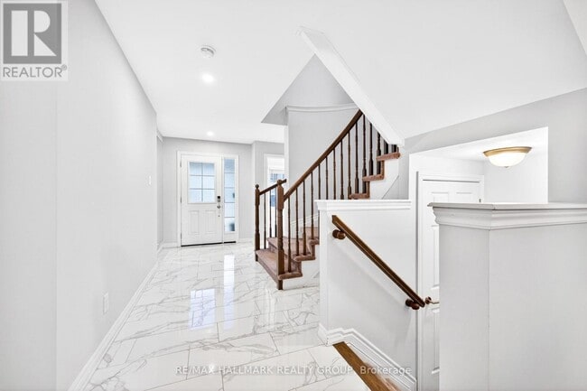 Building Photo - 302 Sweetclover Way