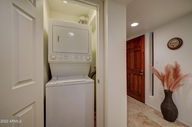 Foto del edificio - 9450 N 94th Pl