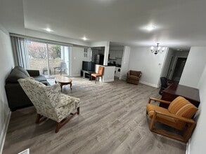 Building Photo - 339 Homeland Southway