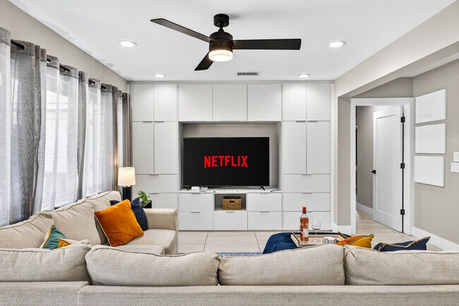 Foto del edificio - 318 S Burlingame Ave