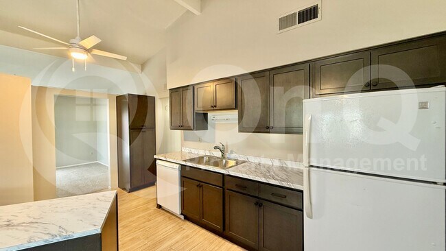 Foto del edificio - 1251 E Loma Vista Dr