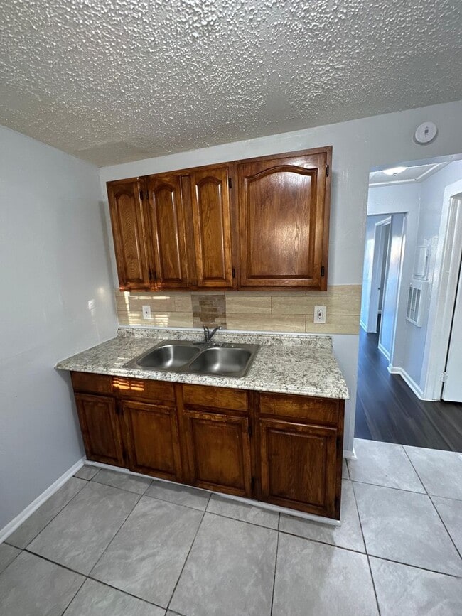 Photo - 1528 Mt Herman St Apartment