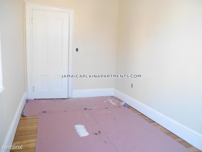 Building Photo - 2 Wyman Pl