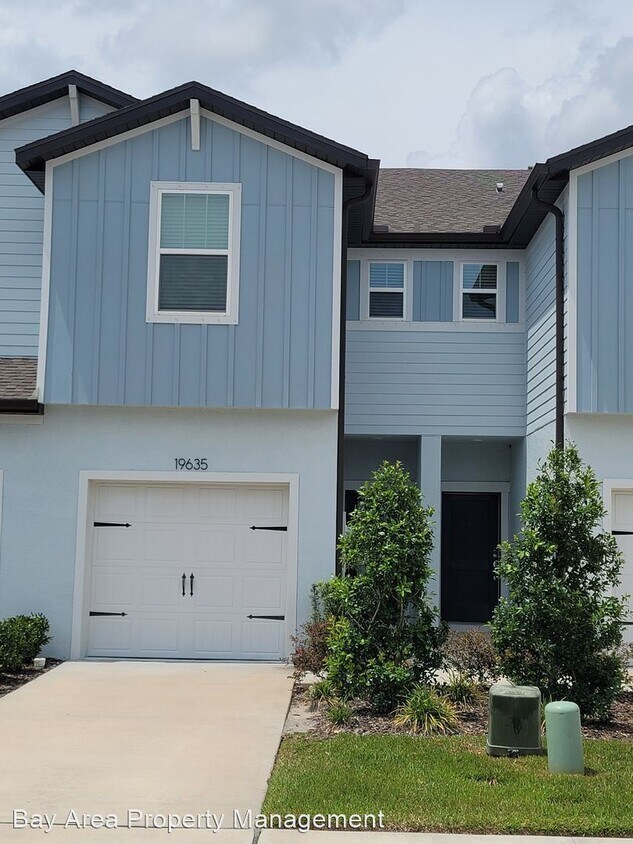 2 br, 2.5 bath House 19635 Shady Oak Drive House for Rent in Land O