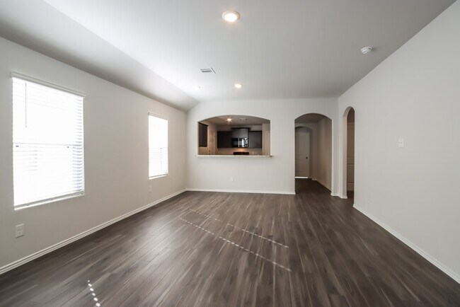 Foto del edificio - 2412 Rosewood Ln