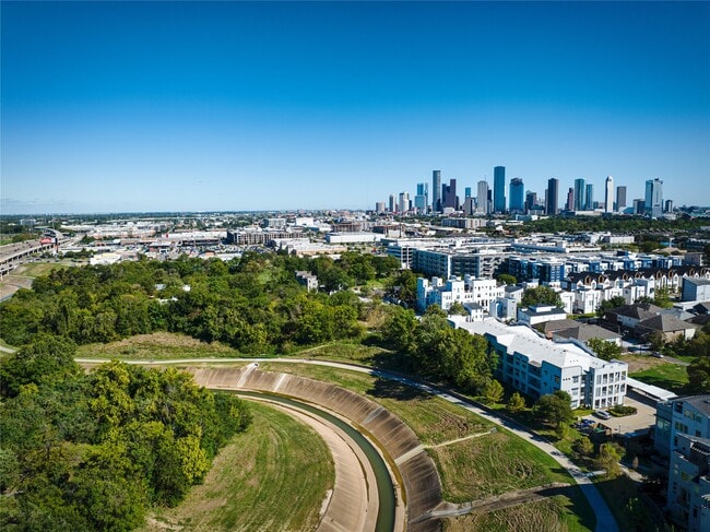 Foto del edificio - 1441 East St