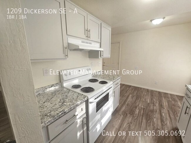 Building Photo - 1209 Dickerson Dr SE