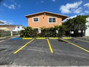 Building Photo - 608 SW 16th Ave