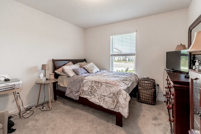 Building Photo - 9 Periwinkle Ln