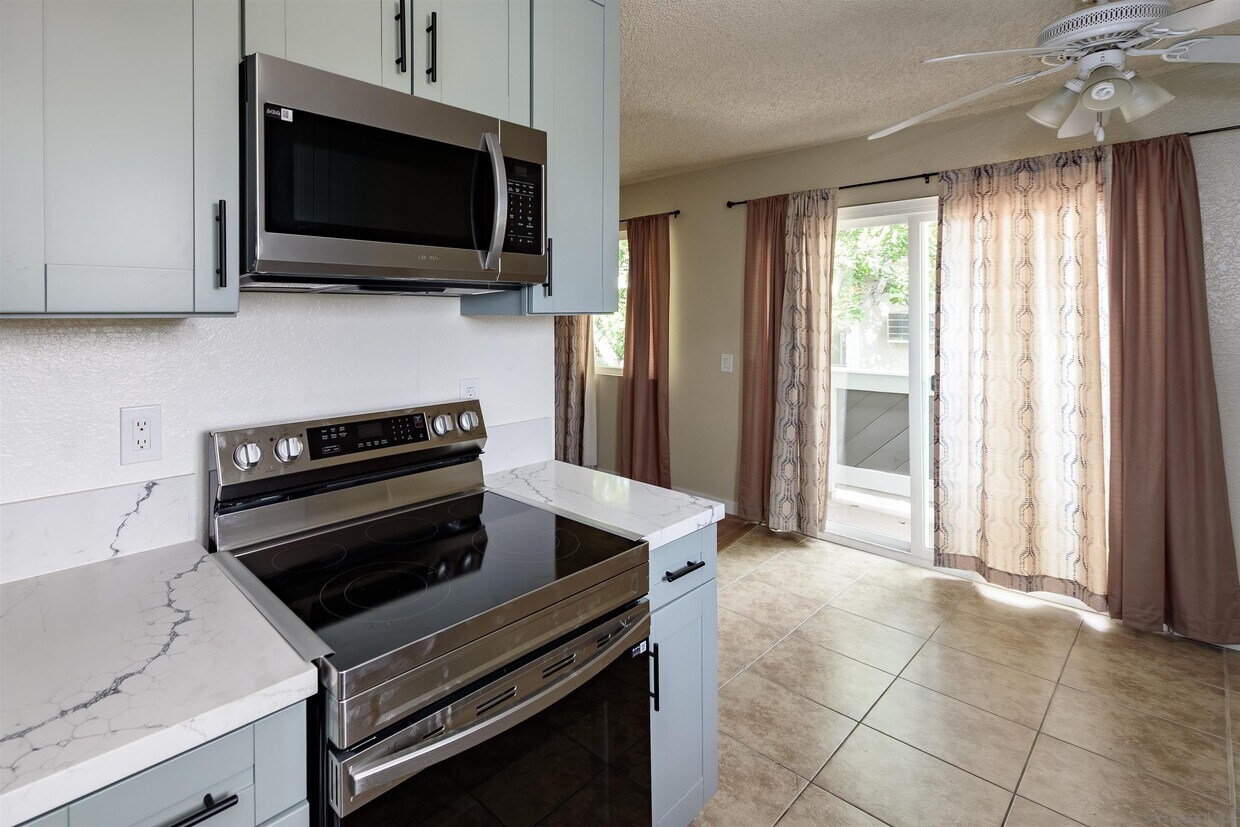 Foto principal - 11187 Kelowna Rd