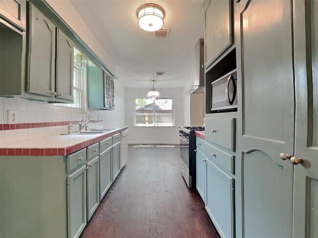 Foto del edificio - 2705 Laurel Creek Way