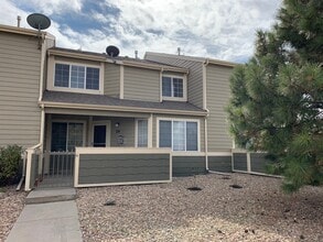 Building Photo - Beautiful Well Maintained 3 bedroom 3.5 bathroom Home