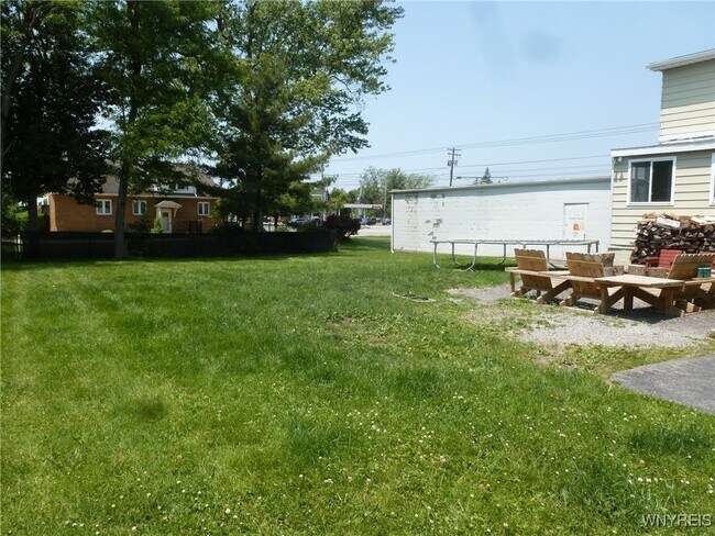 Foto del edificio - 3637 Walden Ave
