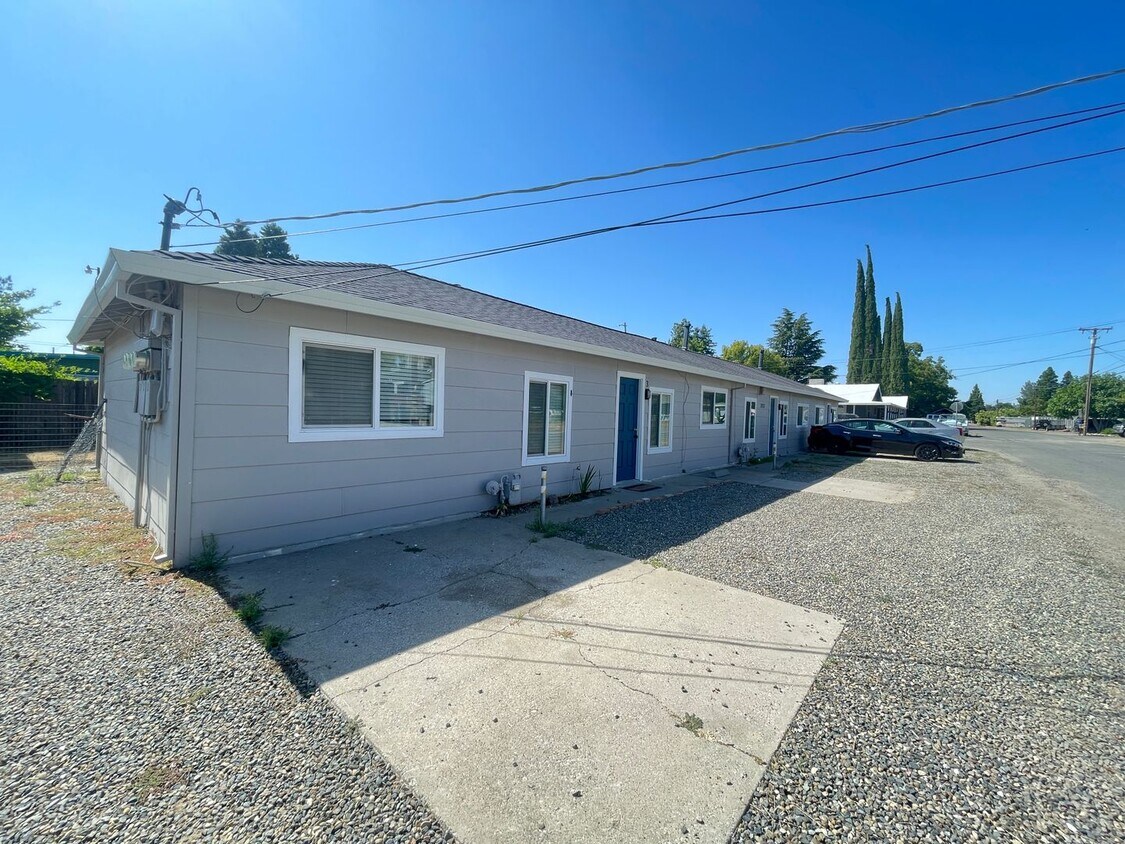 Primary Photo - 2282 Maple St