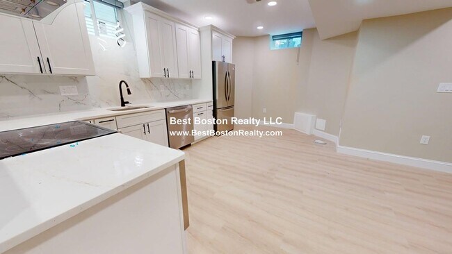 Building Photo - 231 Highland Ave