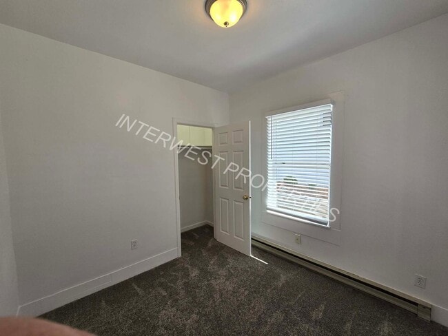 Building Photo - Recently Remodeled 2 Bd Home in Kalama with W/D Hookups!