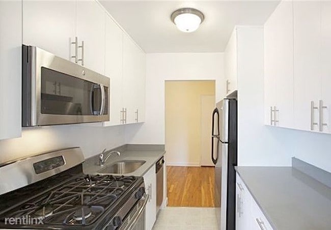 Building Photo - 2611 E 13th St