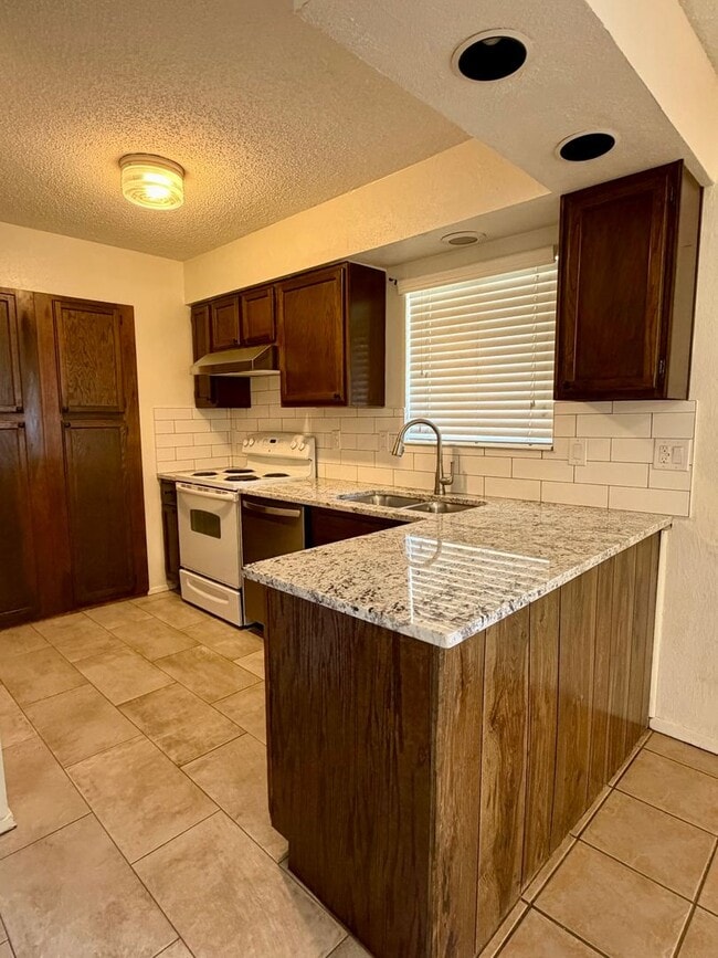 Building Photo - 400 Fawn Trail