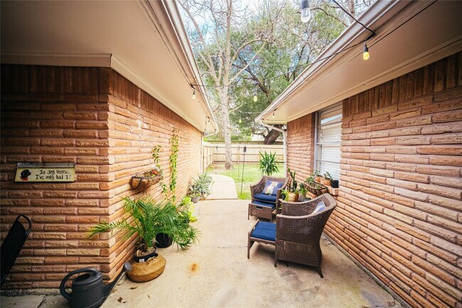 Foto del edificio - 3630 Zoch Ln