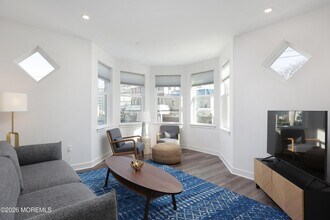 Building Photo - 6 West End Ct