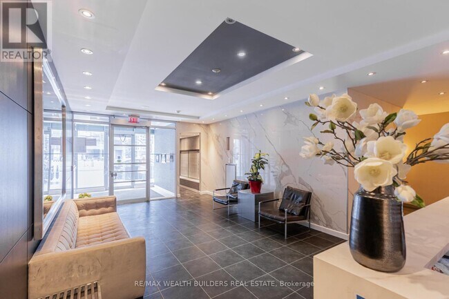 Photo du bâtiment - 350 Wellington St W