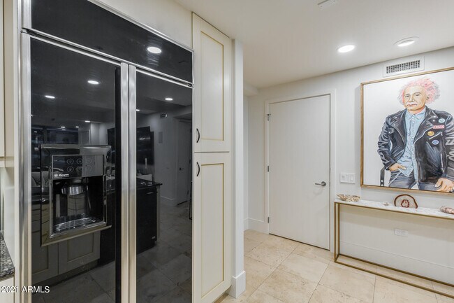 Foto del edificio - 7127 E Rancho Vista Dr