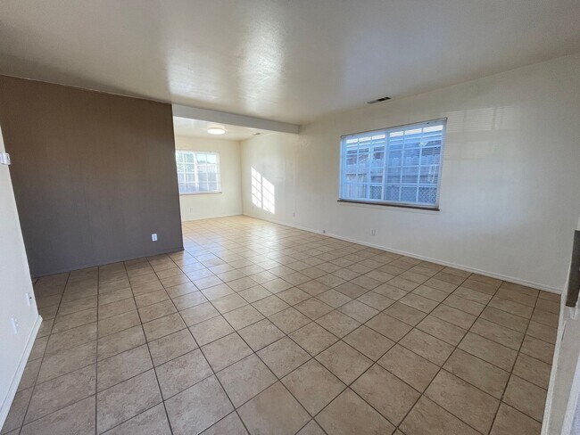 Foto del edificio - North East Three Bedroom Home