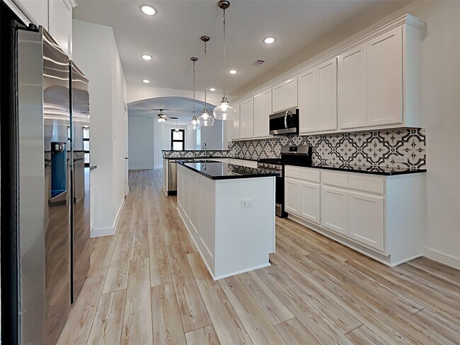 Building Photo - 432 Flowering Lotus Ct