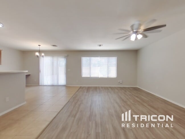Building Photo - 43714 Cale Dr