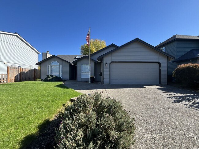 Building Photo - Beautiful Single-Level 3 Bedroom Home with...