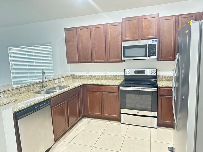 Building Photo - 477 Kestrel Dr